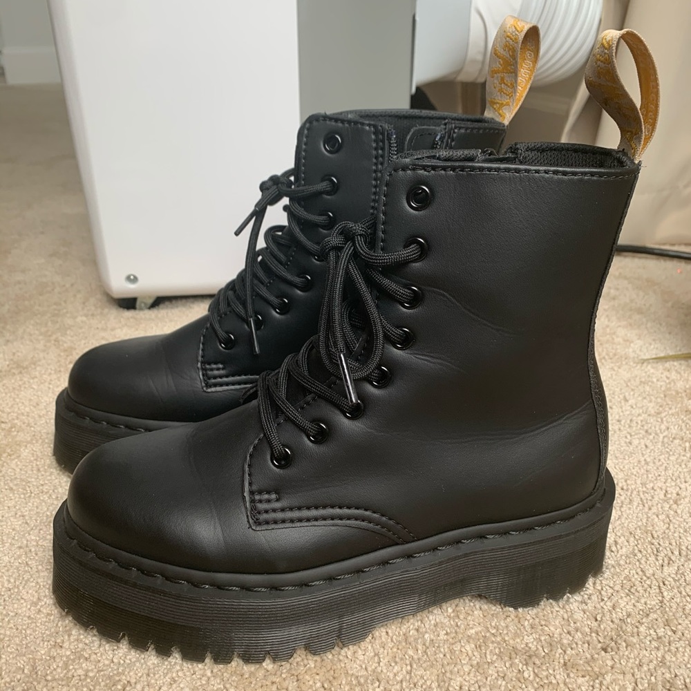 Dr. Martens Jadon boots Matte black